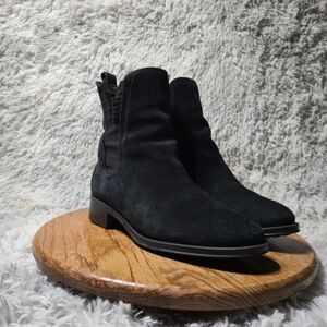 Andre Assous Odalys Womens Size 39M Black Suede Fur Lined Pull On Short Boots